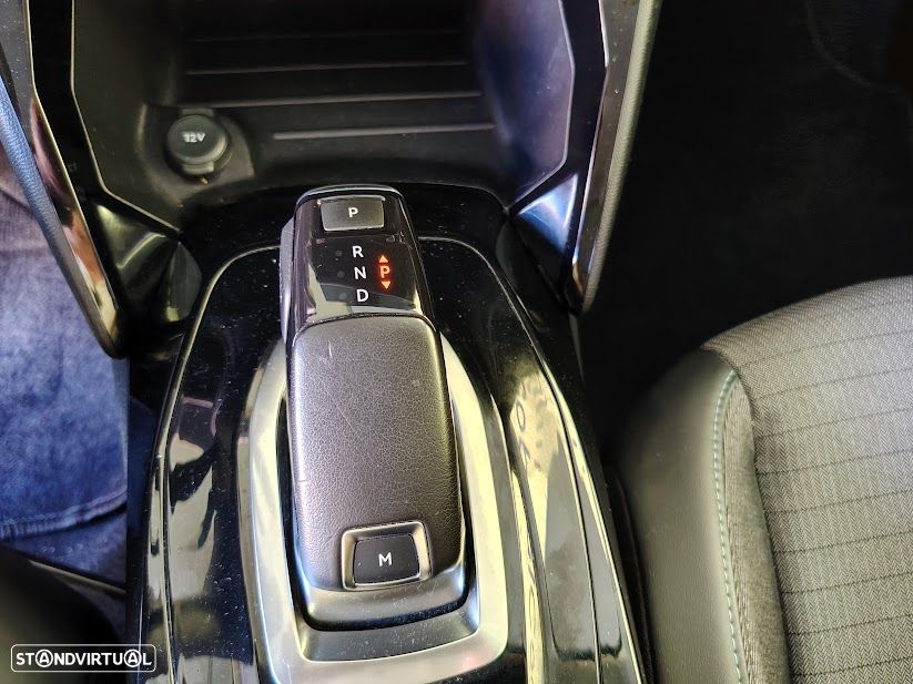 Peugeot 208 1.2 PureTech Allure EAT8 - 31