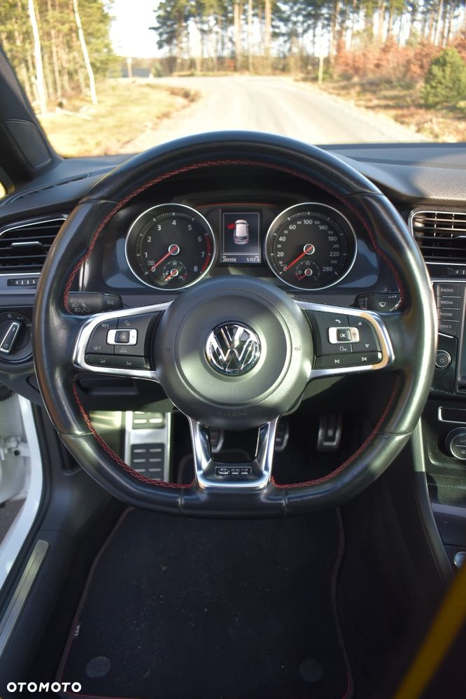 Volkswagen Golf - 12