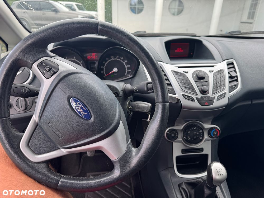 Ford Fiesta 1.25 Ambiente EU5 - 8