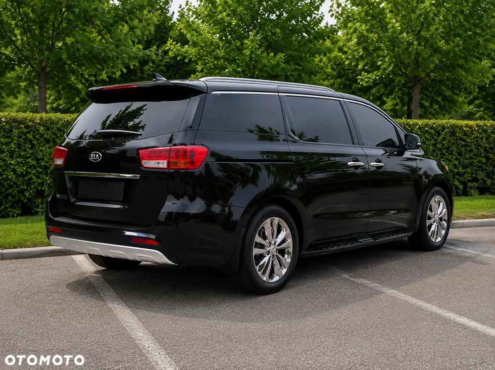 Kia Carnival - 5