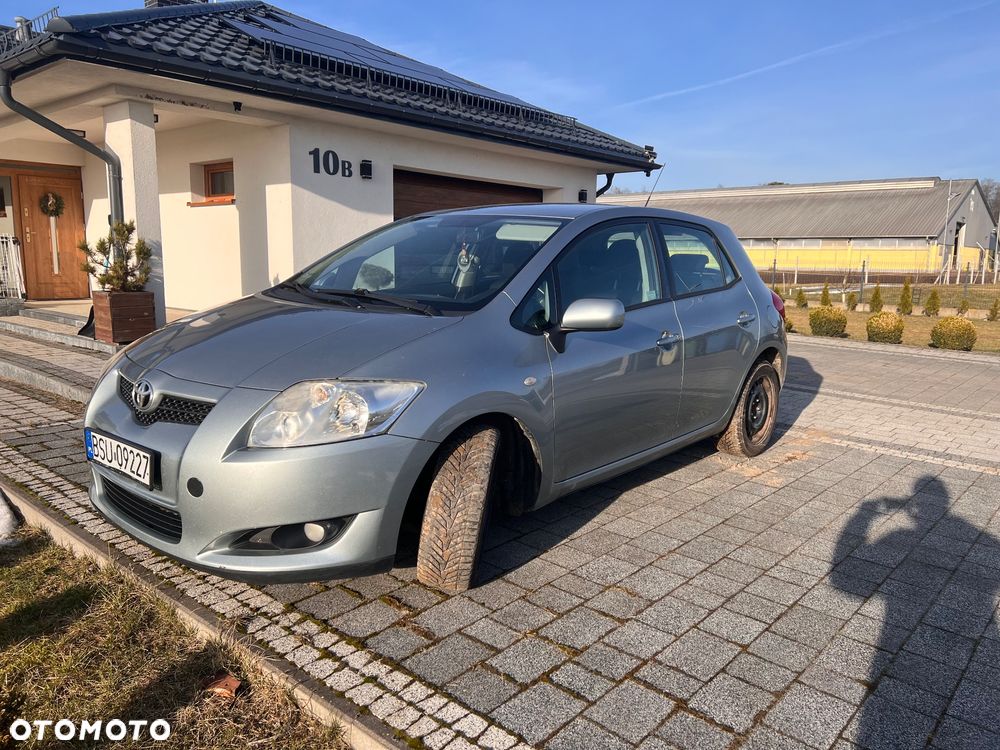 Toyota Auris 2.0 D-4D Luna - 1
