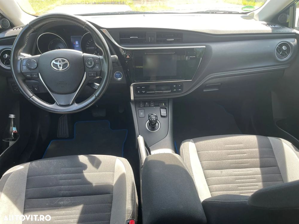 Toyota Auris - 2