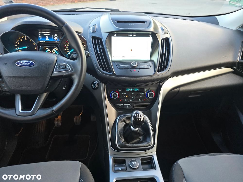Ford Kuga 1.5 EcoBoost 2x4 Titanium - 15