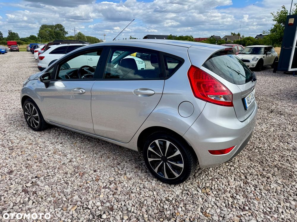 Ford Fiesta - 24