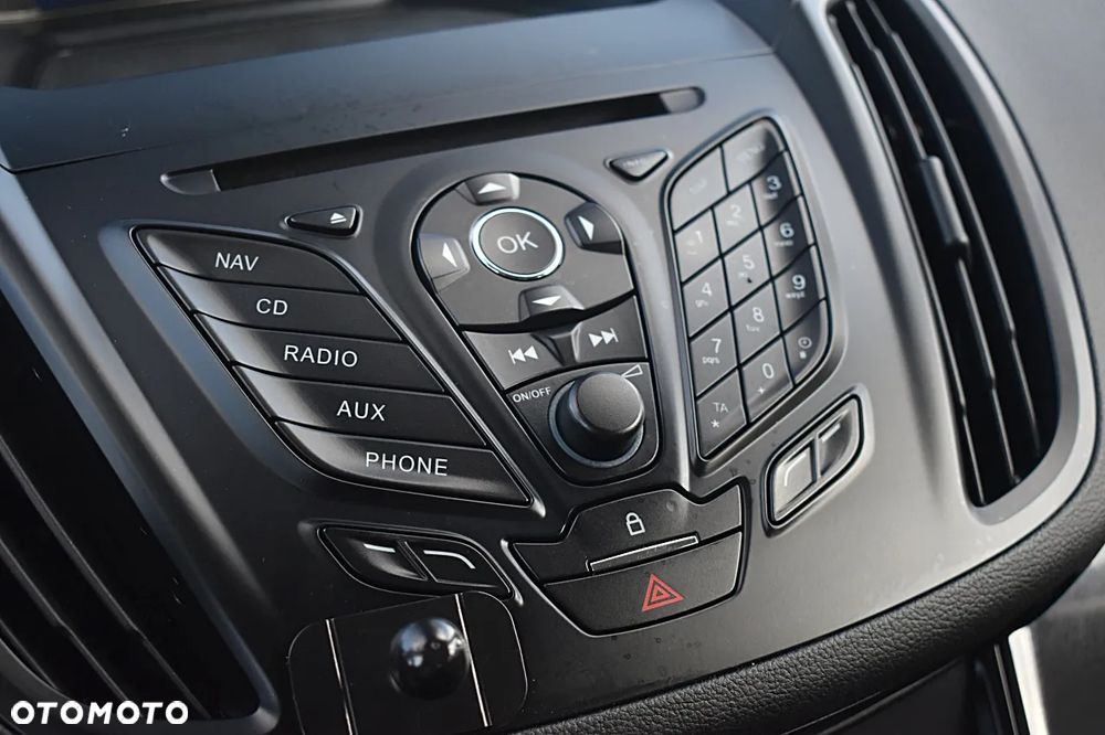 Ford Kuga 2.0 TDCi 2x4 Titanium - 25