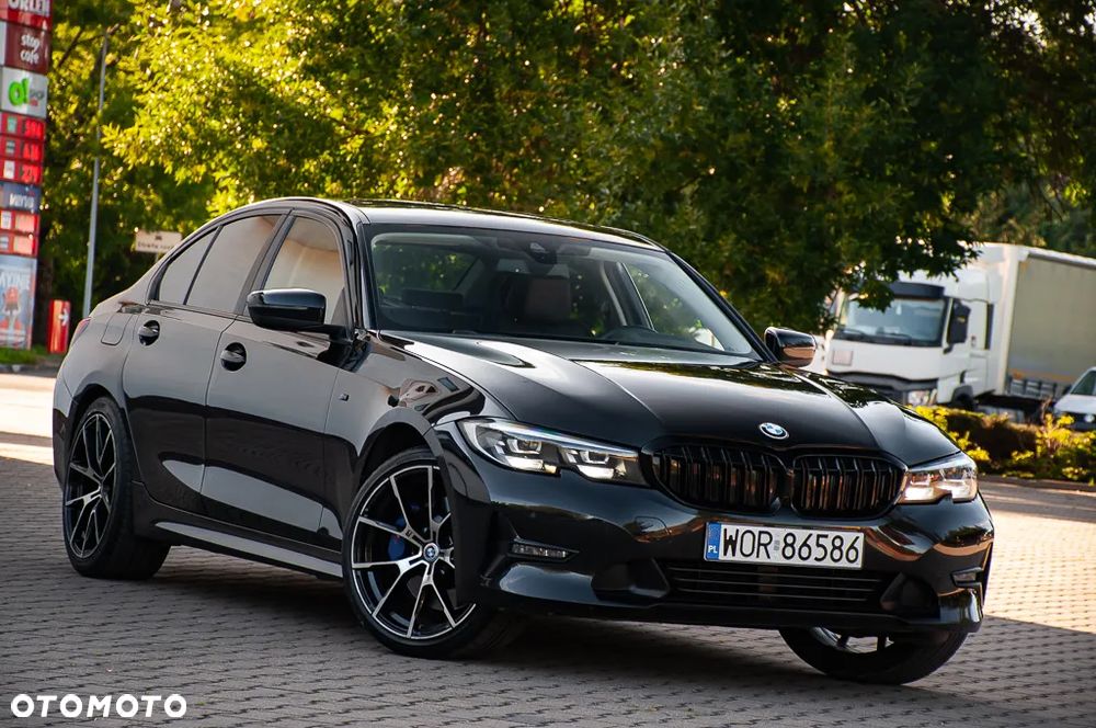 BMW Seria 3 330i Sport Line sport - 15