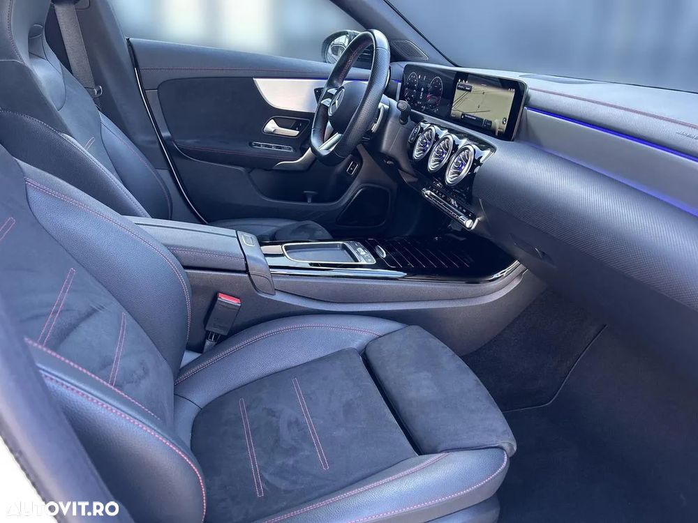 Mercedes-Benz CLA 220 MHEV 4MATIC Coupe - 14