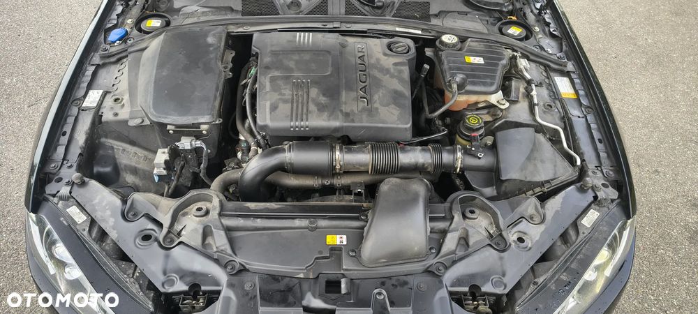 Jaguar XF 2.2 D Luxury - 25