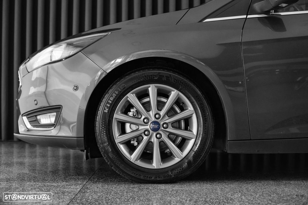 Ford Focus 1.0 EcoBoost S&S TITANIUM - 9