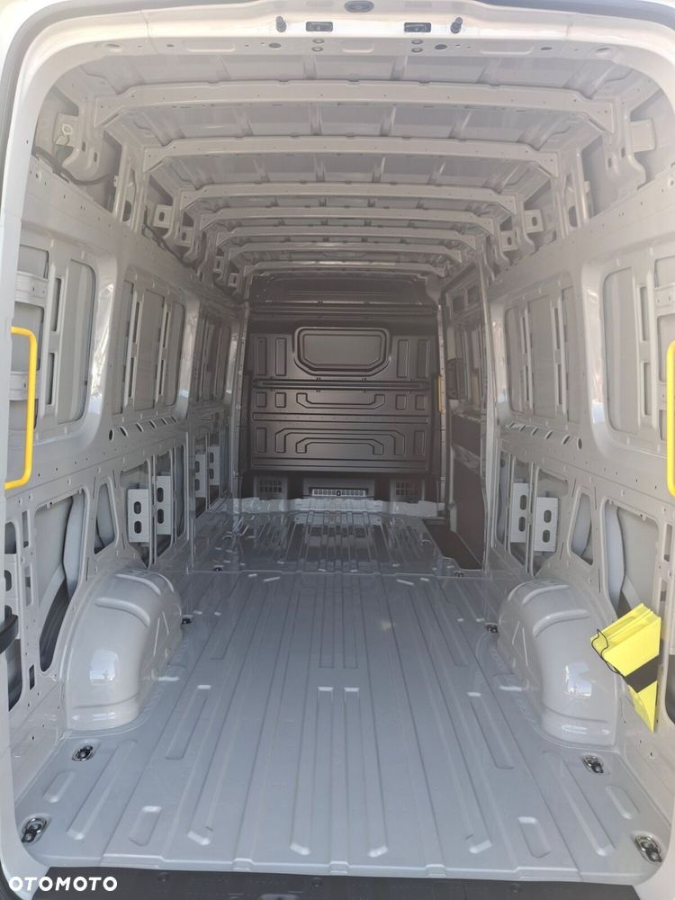 Volkswagen Crafter - 9