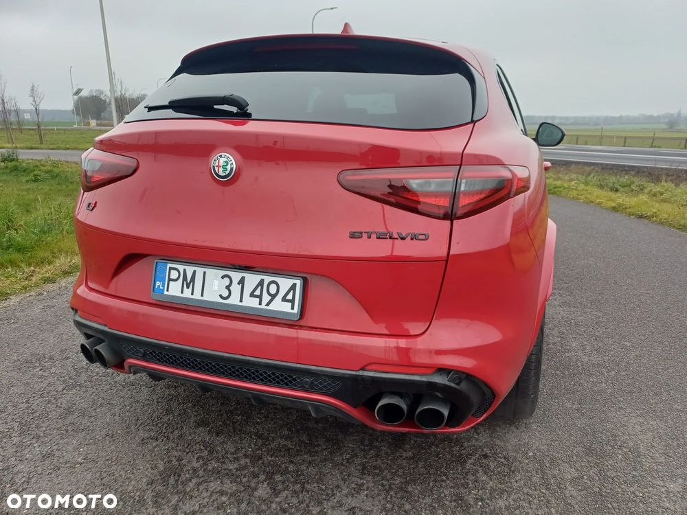 Alfa Romeo Stelvio V6 2.9 Bi-Turbo AT8-Q4 Quadrifoglio - 10