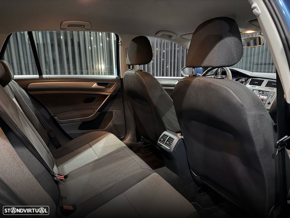 VW Golf 1.6 TDI Confortline - 30