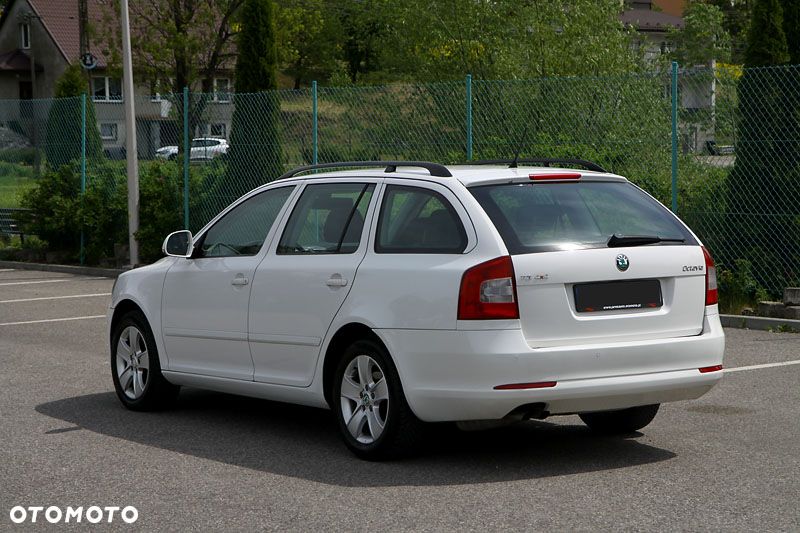 Skoda Octavia 1.6 TDI DPF 4x4 Ambition - 4