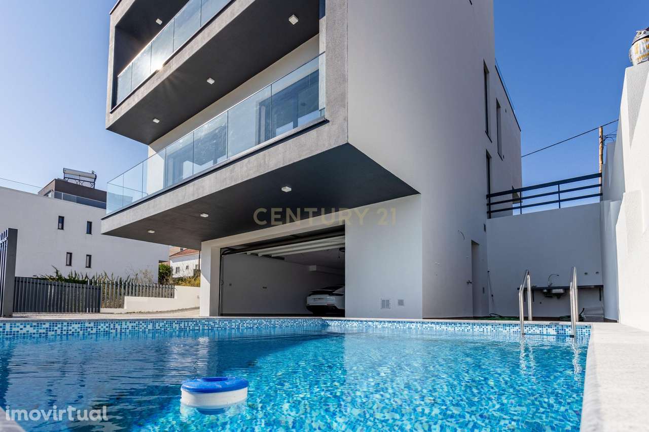 Moradia T4 de Sonho com Piscina em Odivelas.  Onde o Luxo e a Tranquil - Grande imagem: 2/59