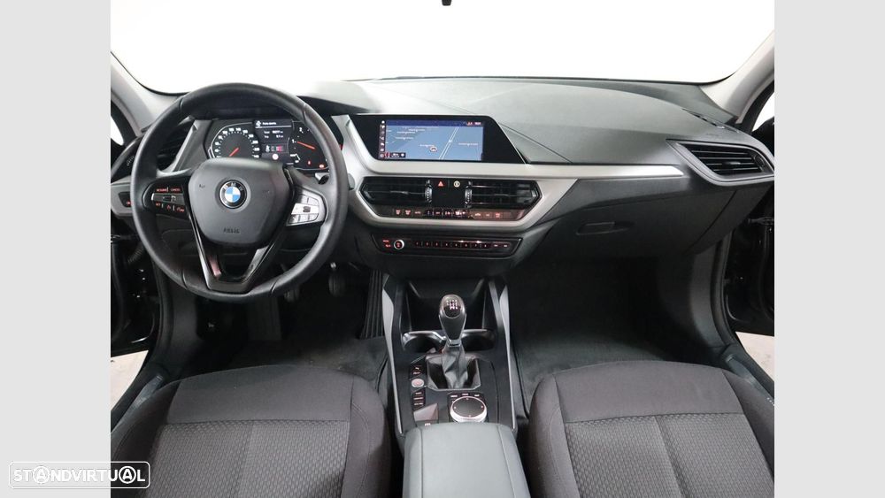 BMW 116 d Advantage — fotografia 10