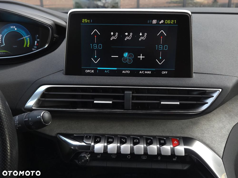 Peugeot 3008 1.6 PureTech Hybrid4 PHEV GT Pack S&S EAT8 - 32