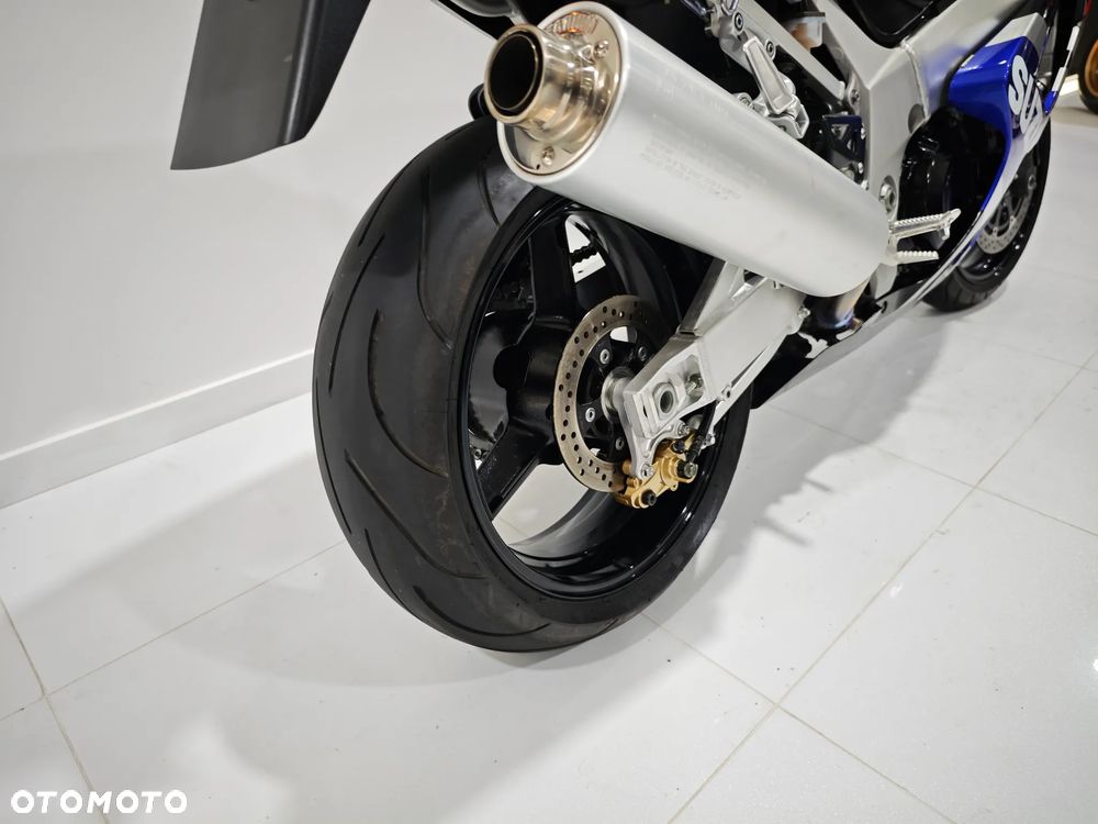 Suzuki GSX-R - 20