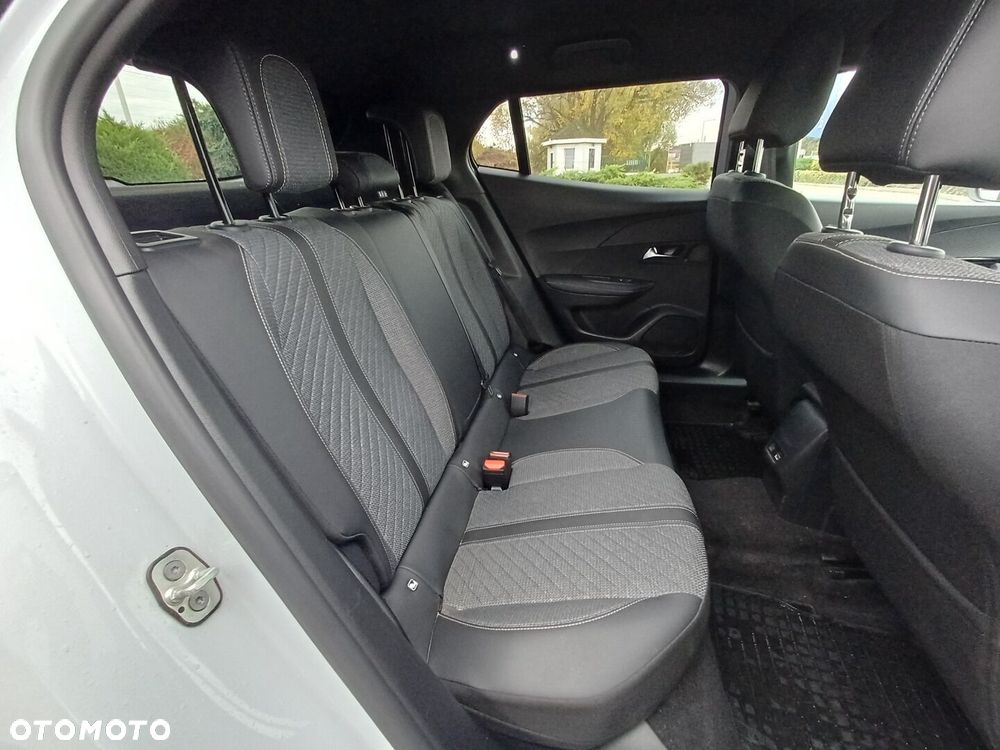 Peugeot 2008 - 32