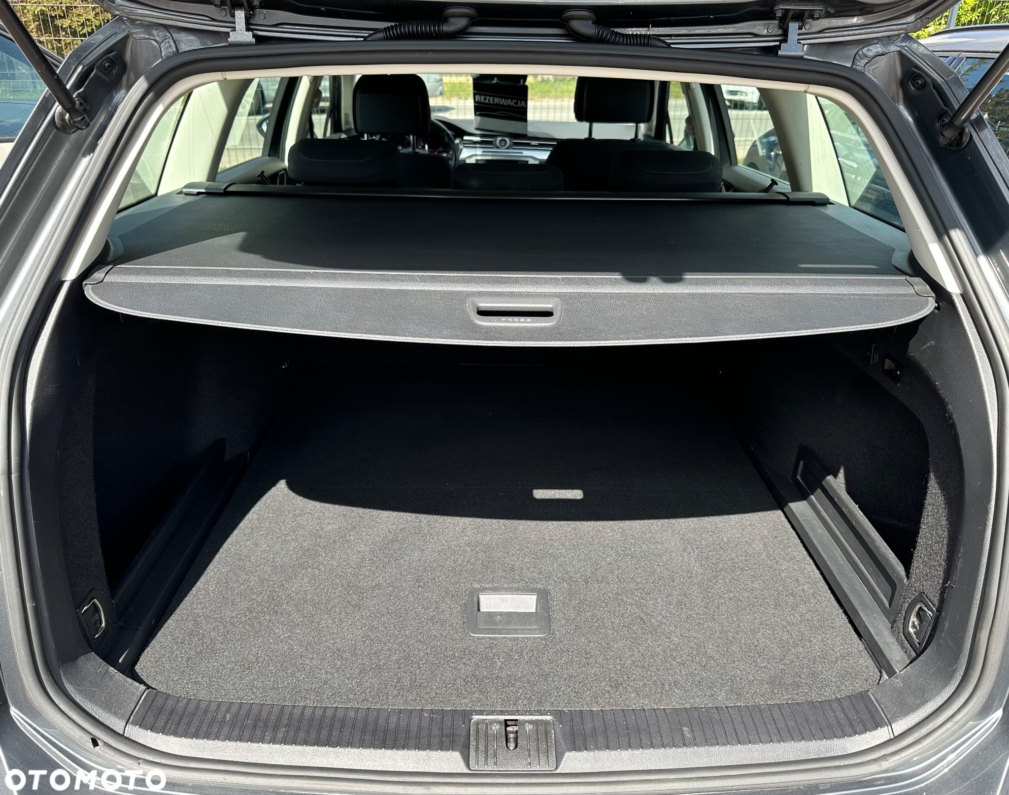 Volkswagen Passat Variant 2.0 TDI SCR DSG Comfortline - 23