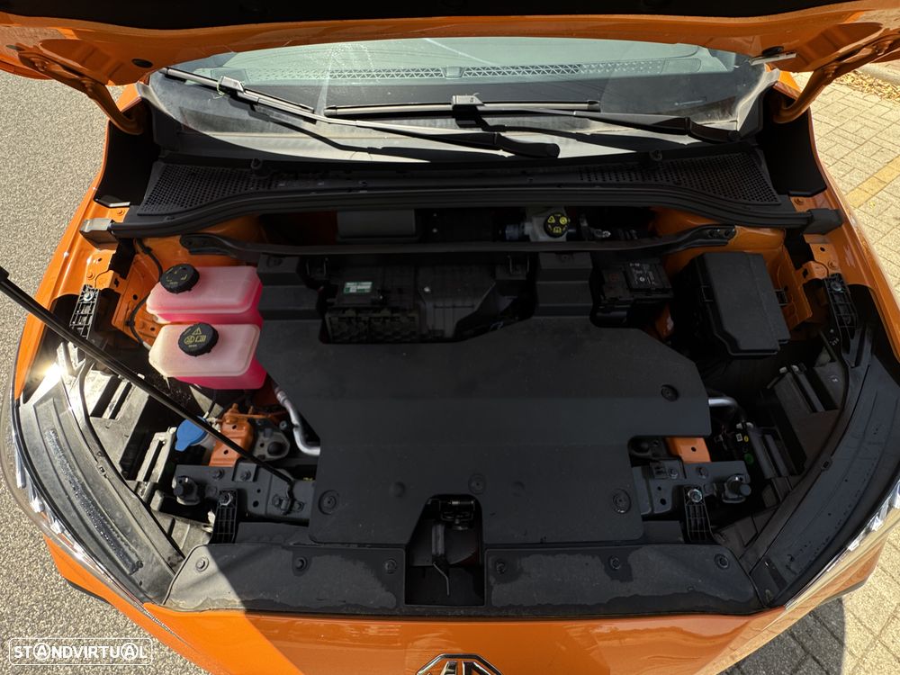 MG MG4 64 kWh Luxury - 27