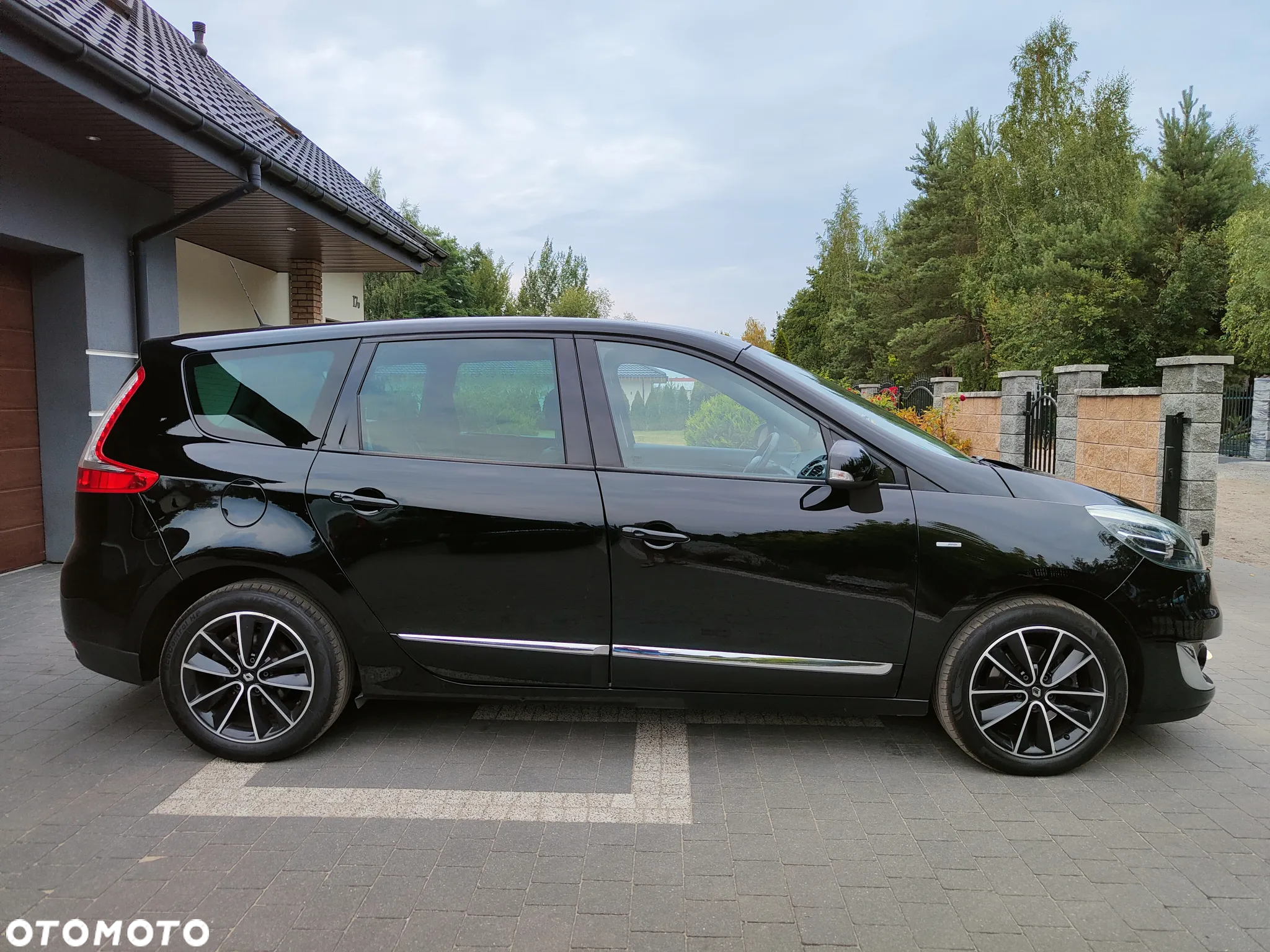 Renault Grand Scenic dCi 110 EDC Bose Edition - 3