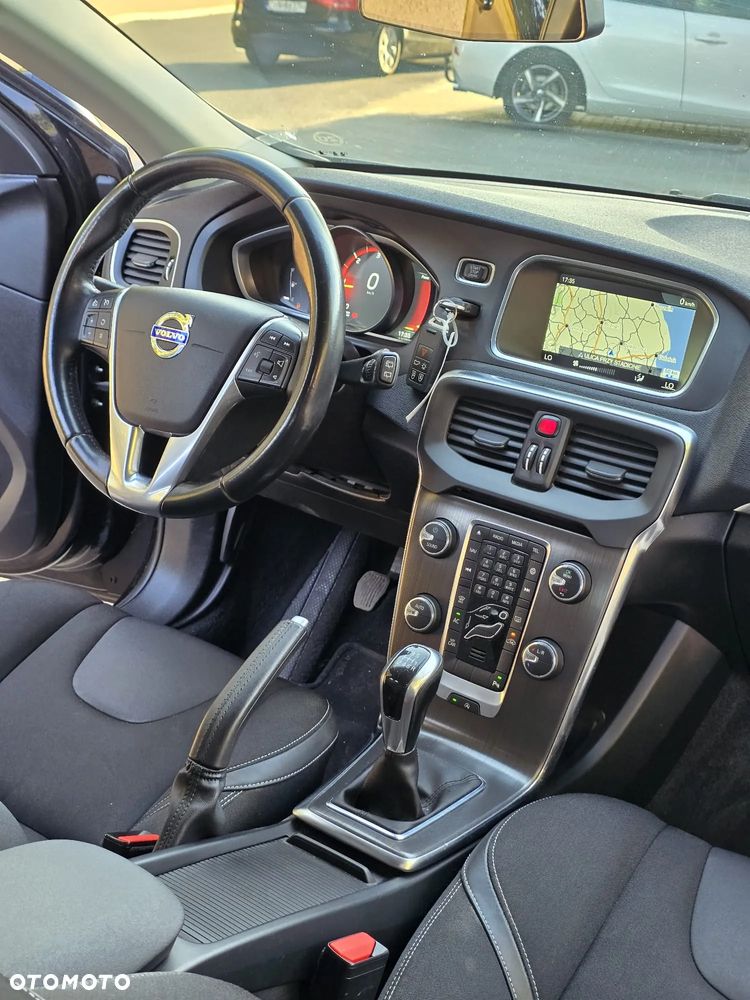 Volvo V40 D4 Drive-E Momentum - 8