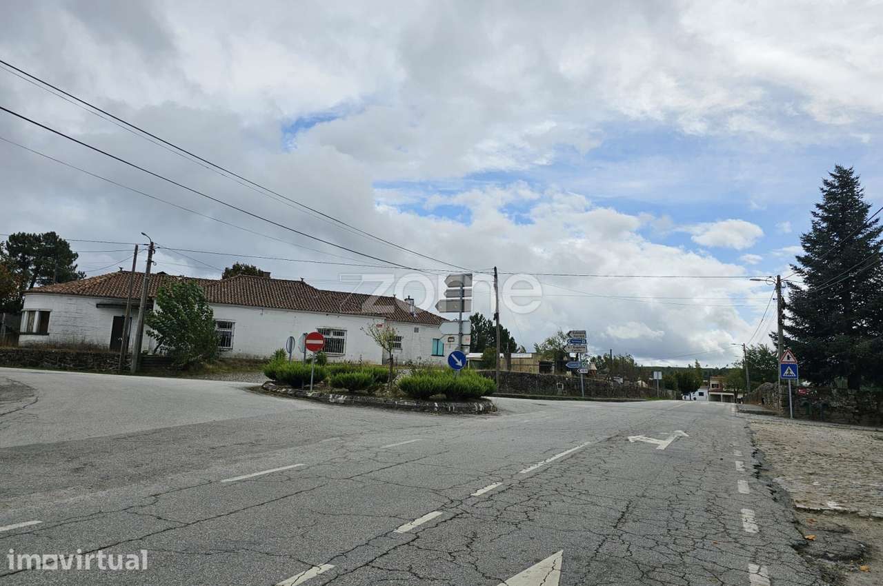 Prédio Urbano com Comércio e Habitação – Aldeia de Chã, Alijó - Grande imagem: 5/10