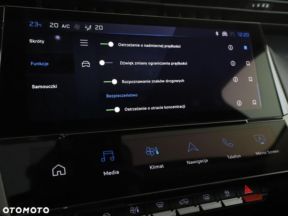 Peugeot 408 1.6 Plug-In Hybrid 180 Allure EAT8 - 31