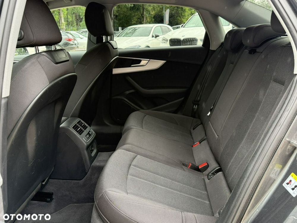 Audi A4 Limousine 35 TFSI mHEV S Line S tronic - 16