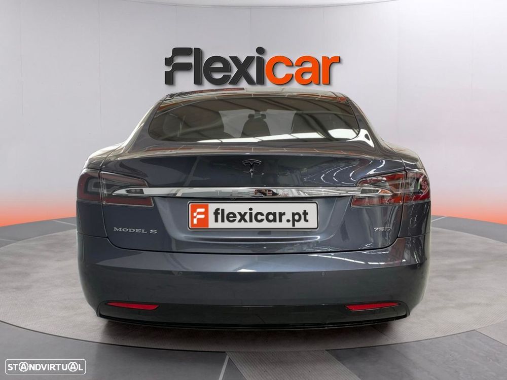 Tesla Model S - 7
