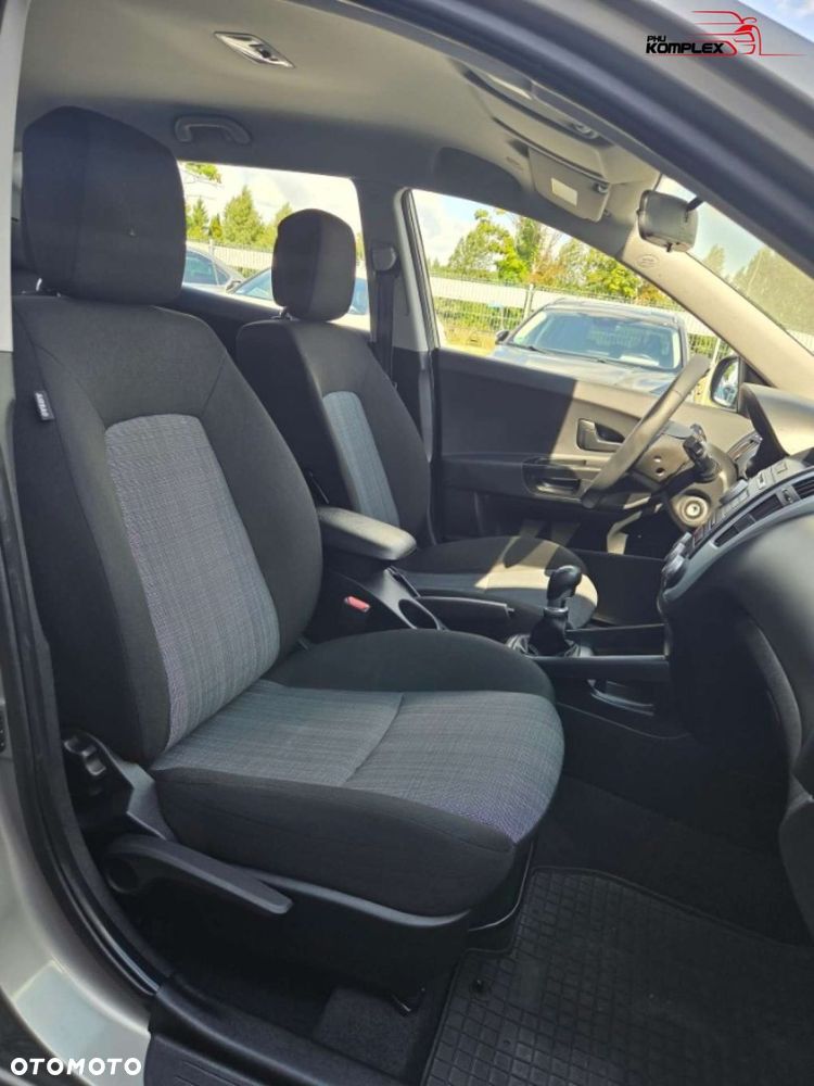 Kia Ceed - 12