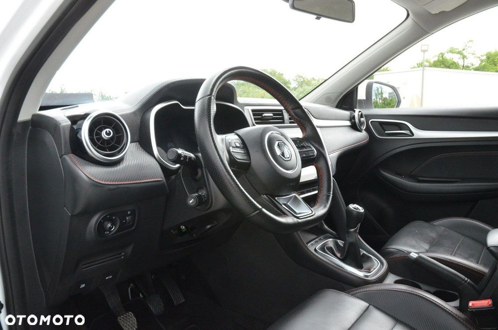 MG ZS - 23