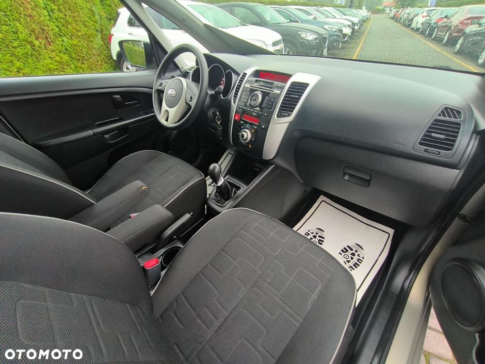 Kia Venga - 9