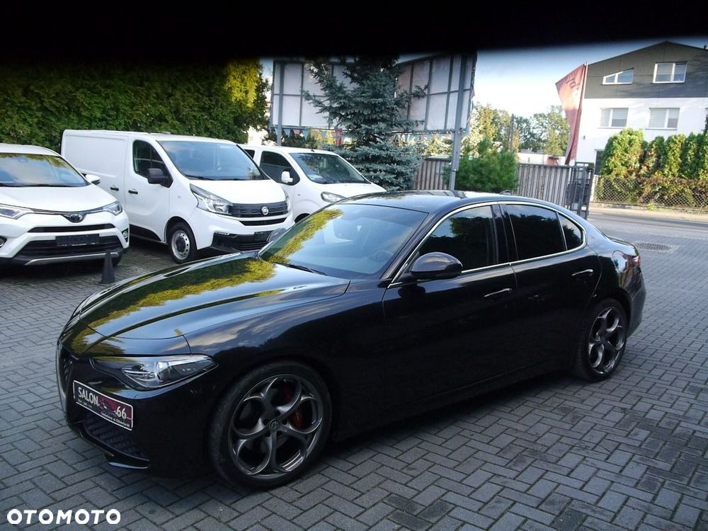 Alfa Romeo Giulia - 12