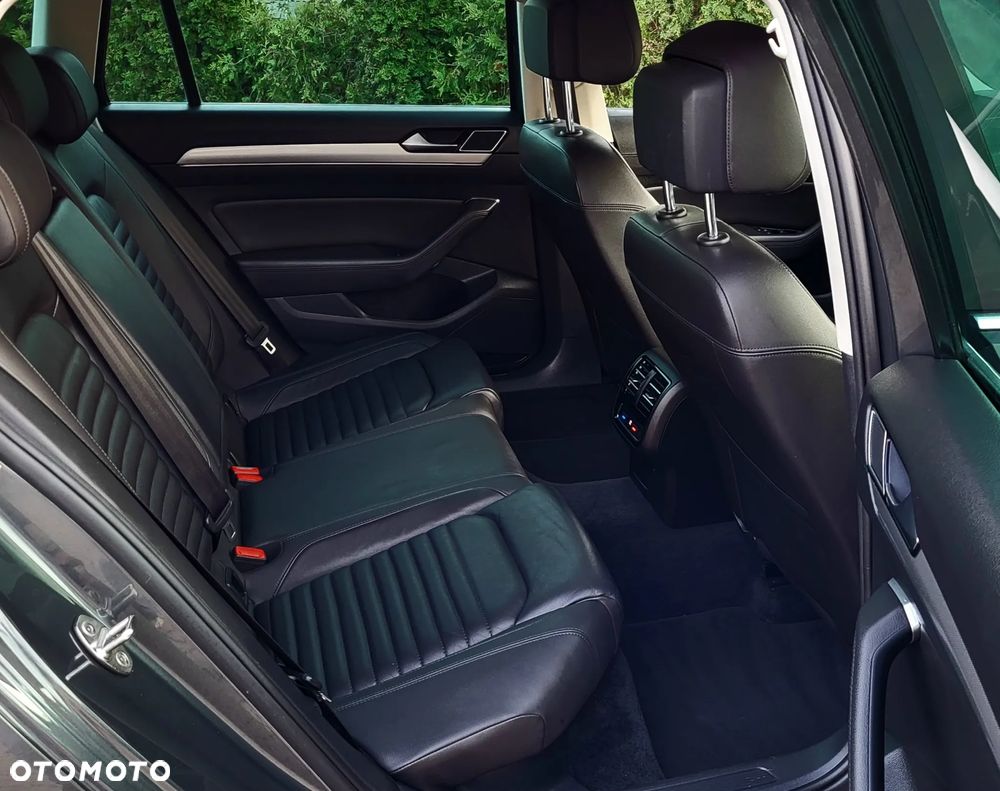 Volkswagen Passat - 13