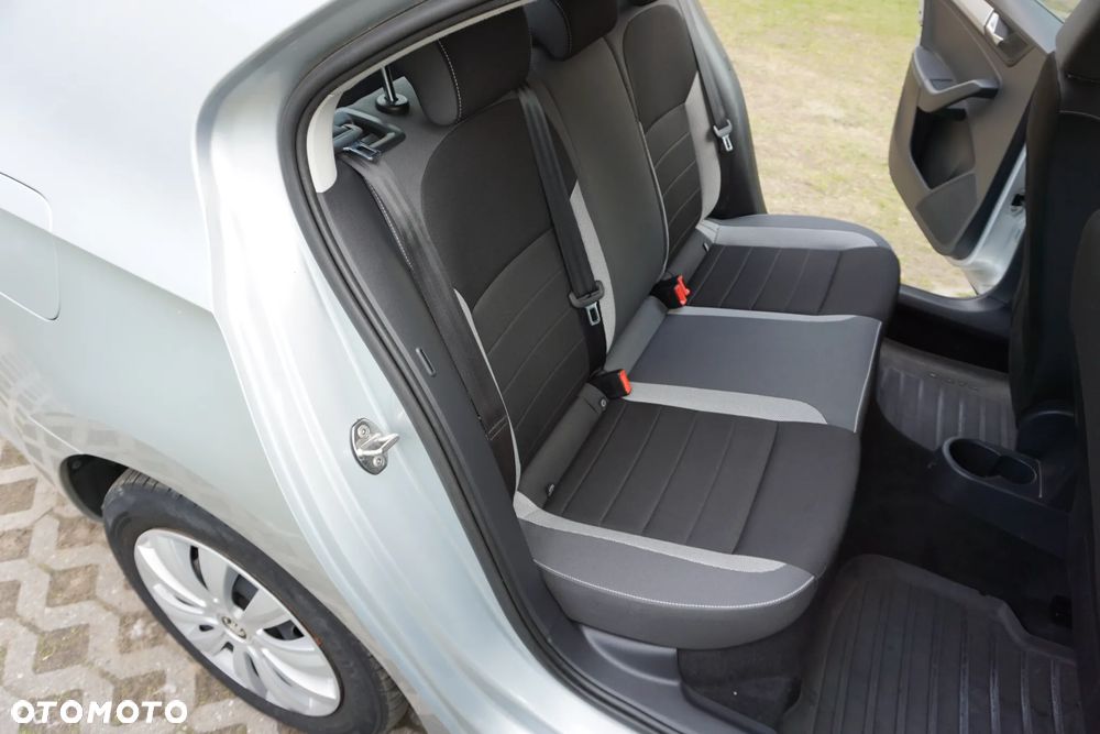 Skoda RAPID Spb 1.0 TSI Ambition - 19