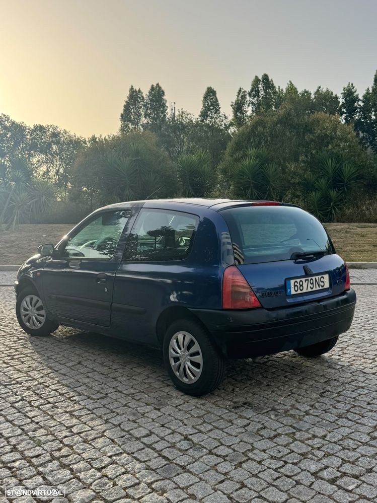 Renault Clio 1.2 RT - 7