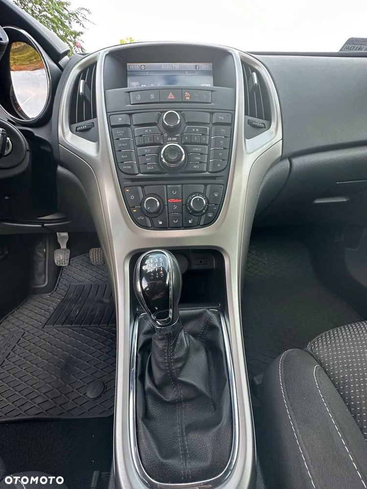 Opel Astra IV 1.7 CDTI Cosmo - 17