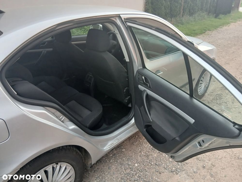 Skoda Octavia 1.6 Ambition - 25