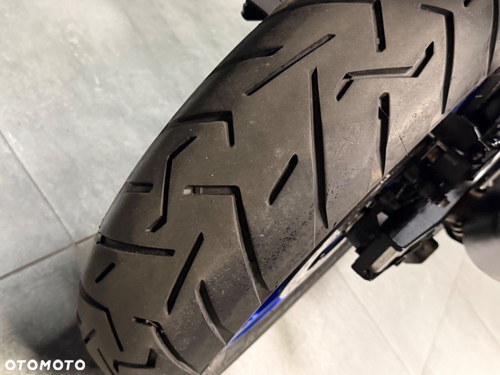 Suzuki V-STROM - 12