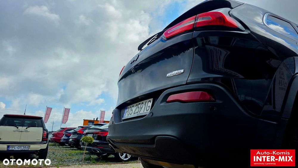 Jeep Cherokee - 12