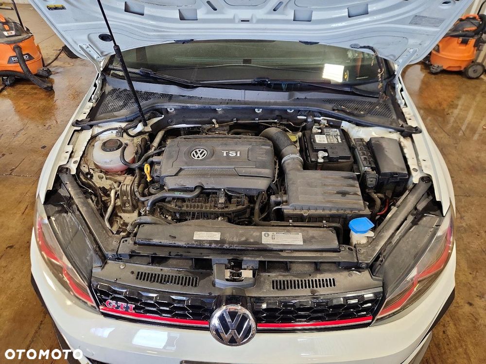 Volkswagen Golf 2.0 TSI GTI TCR DSG - 9