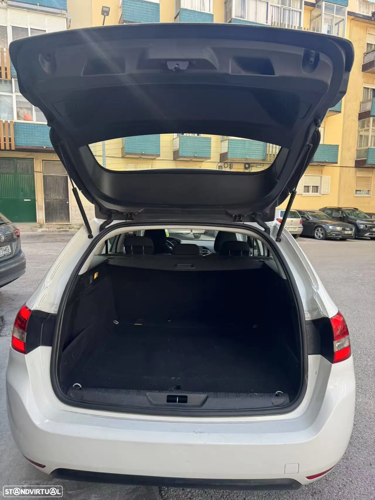 Peugeot 308 1.5 BlueHDi Allure - 4
