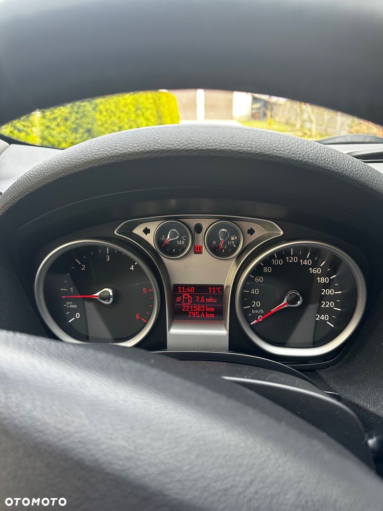 Ford Kuga - 10