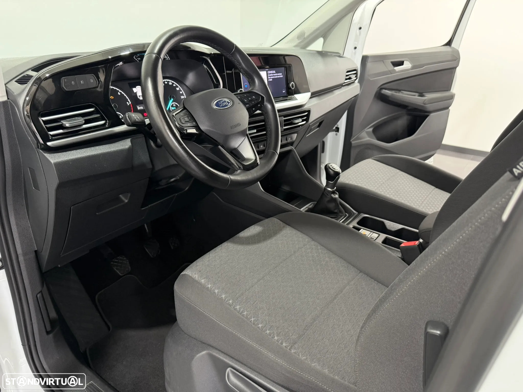 Ford Tourneo Connect 2.0 TDCi Titanium - 26