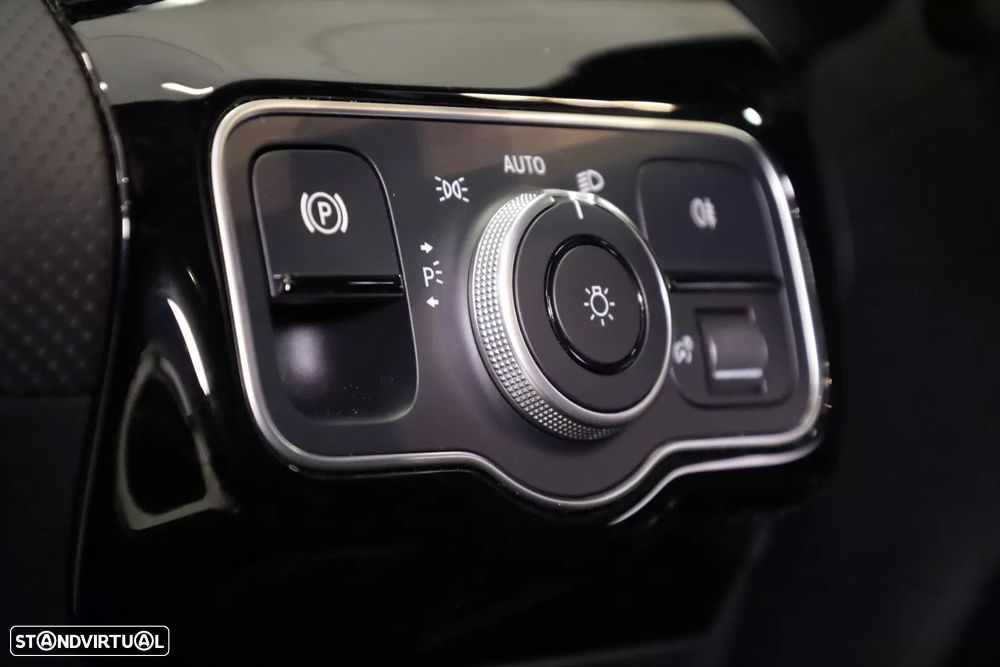 Mercedes-Benz A 180 Limousine d AMG Line Aut. - 28