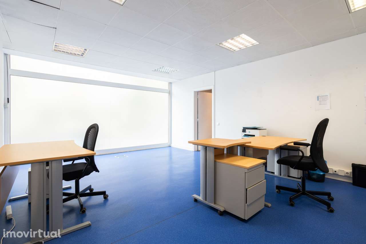 Loja com estacionamento, no Lumiar - Grande imagem: 5/15