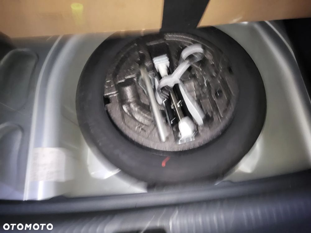 Skoda RAPID 1.6 TDI DPF Elegance - 9