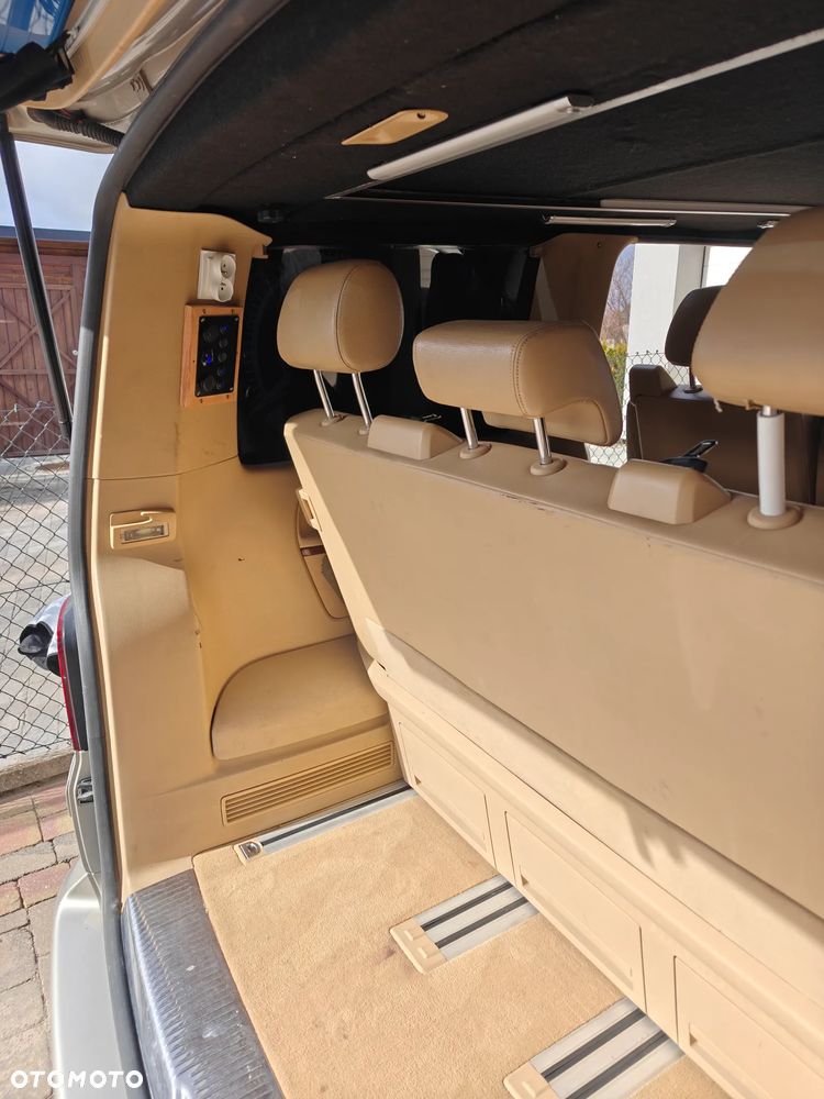Volkswagen Multivan - 11