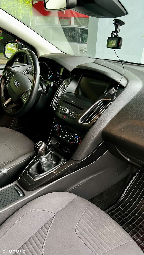 Ford Focus 1.0 EcoBoost STart-Stopp-System TITANIUM - 19